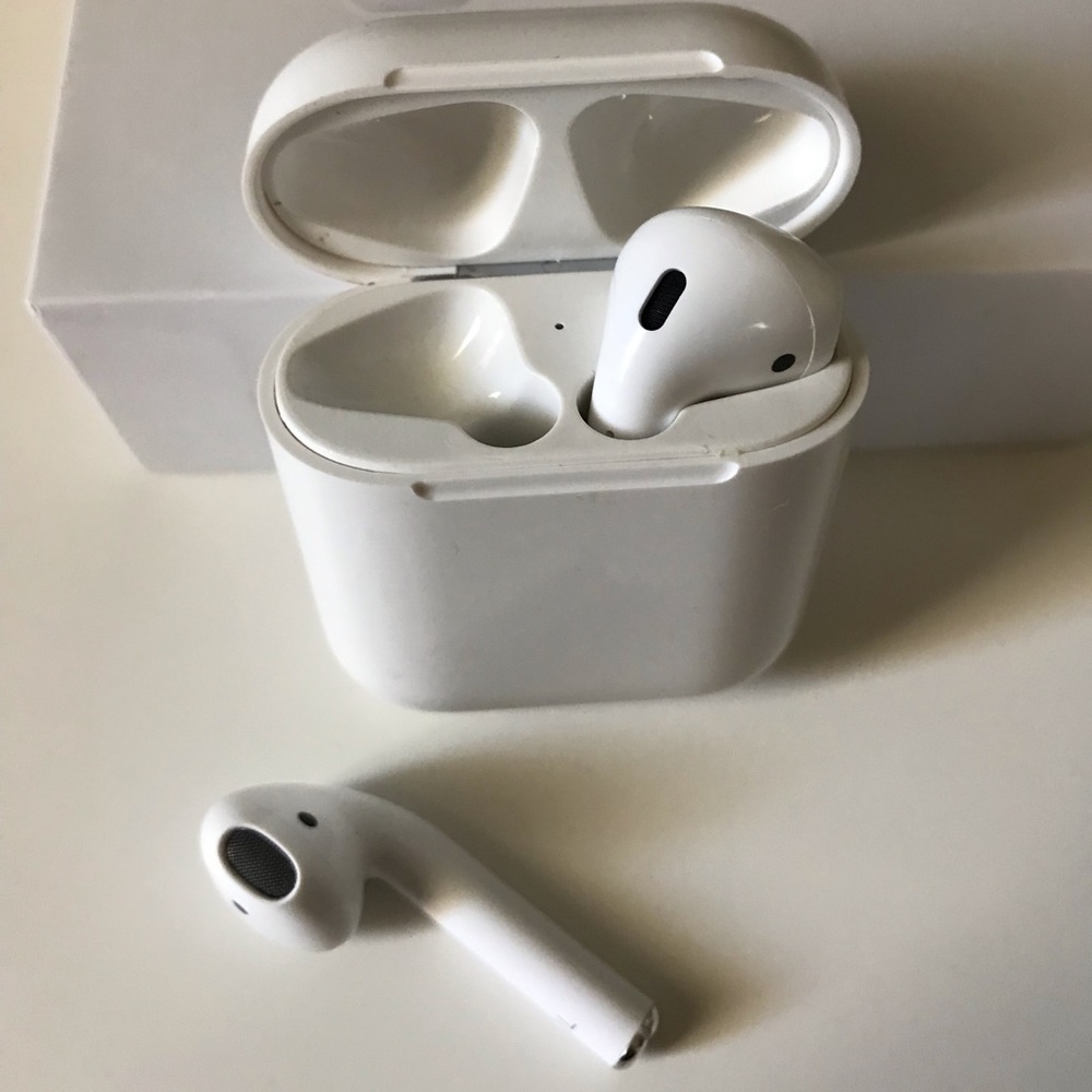 FAKE AirPods